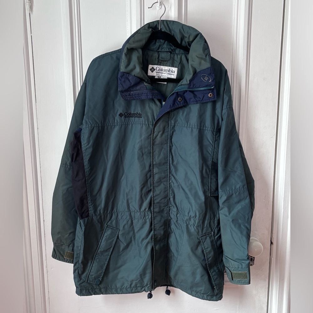 Vintage Columbia Longs Peak Hide a Hood Mens Medium Rain Jacket